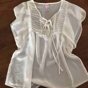 💰Ivory chiffon blouse